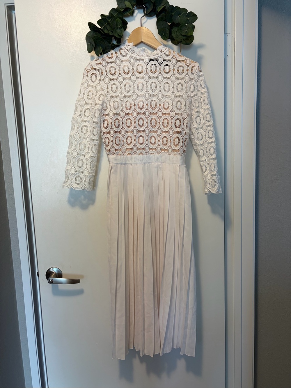 Kate Middleton Little Mistress Ivory Lace Bodice Pleated Formal Dress